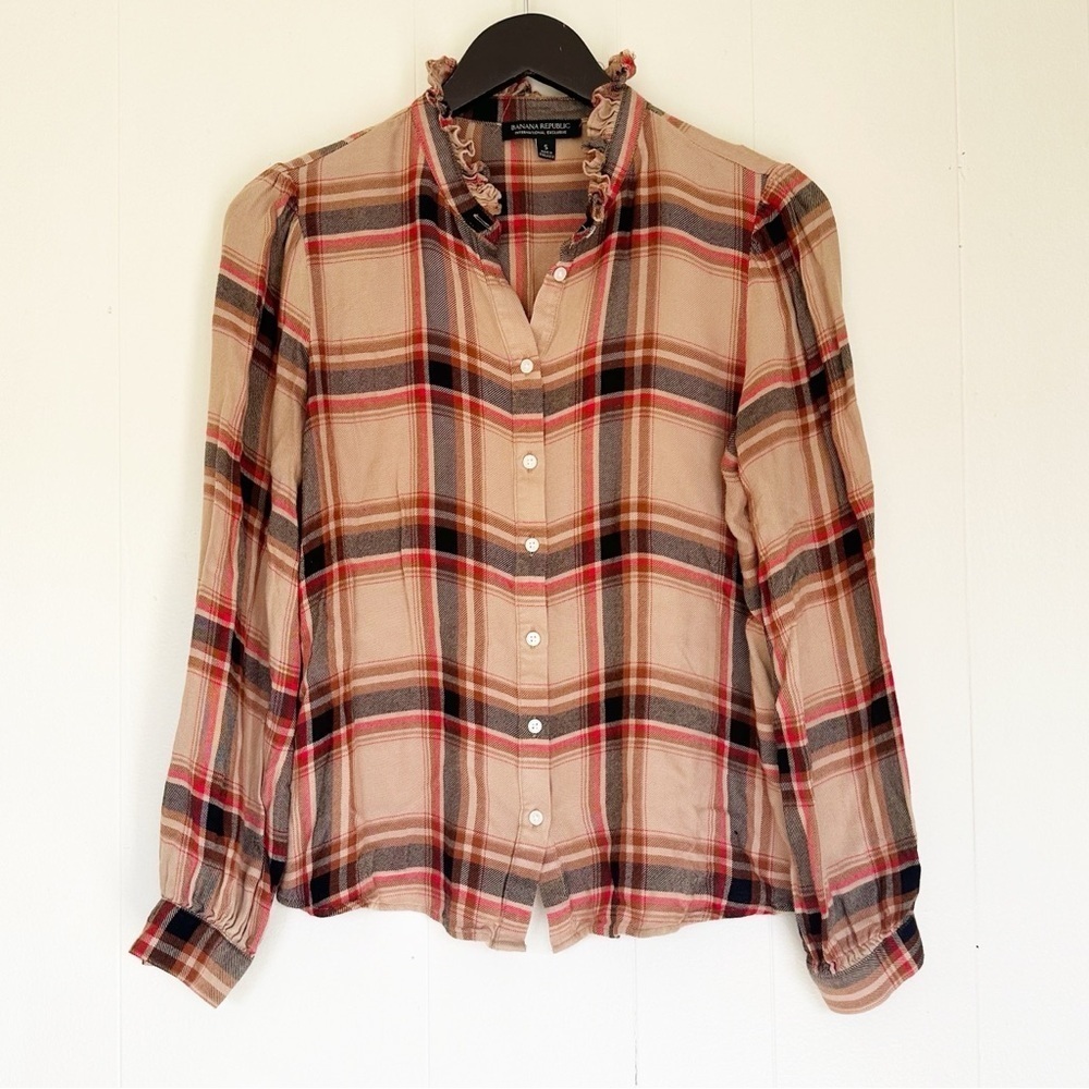 BANANA REPUBLIC Plaid Tan Black Red Button Down Ruffle Collar Small - Picture 1 of 7